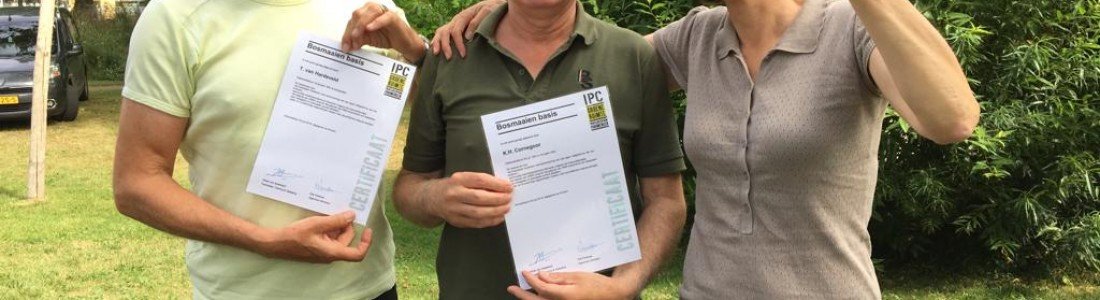 Karel Cornegoor en Thomas van Hardeveld gecertificeerd voor bosmaaien Karel Cornegoor en Thomas van Hardeveld gecertificeerd voor bosmaaien